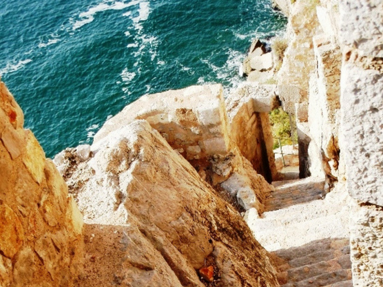 the stairs of papa luna photos of peñíscola