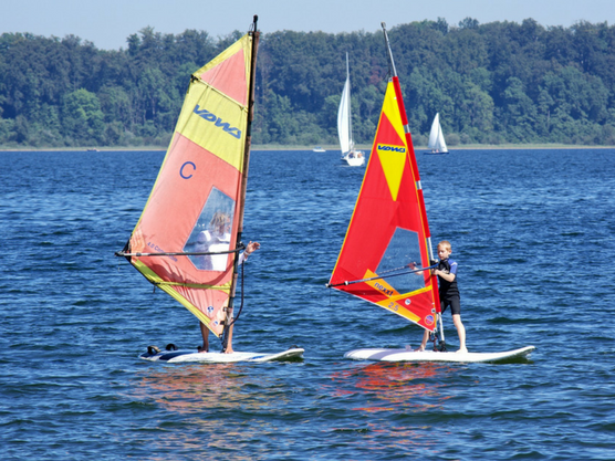 water-sports-for-children-windsurf