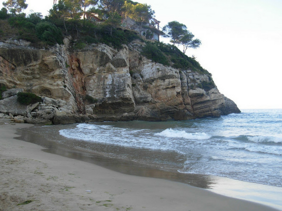 beaches salou cala crancs