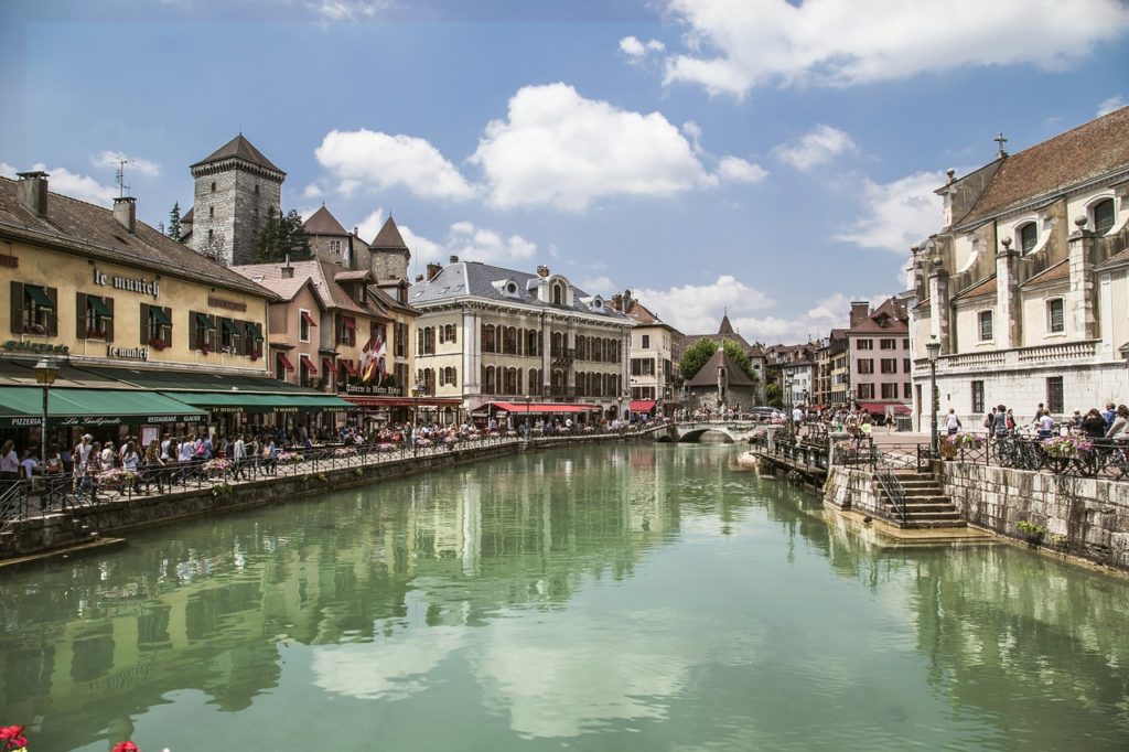 places to visit in france annecy