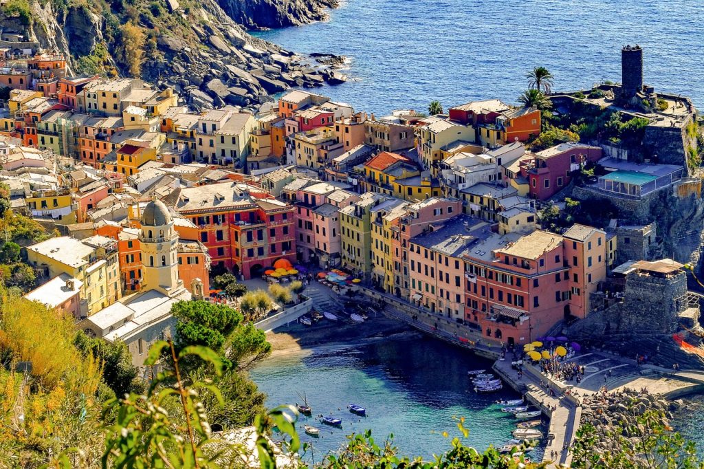 towns of cinque terre vernazza