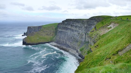 the cliffs of moher summer holiday destinations