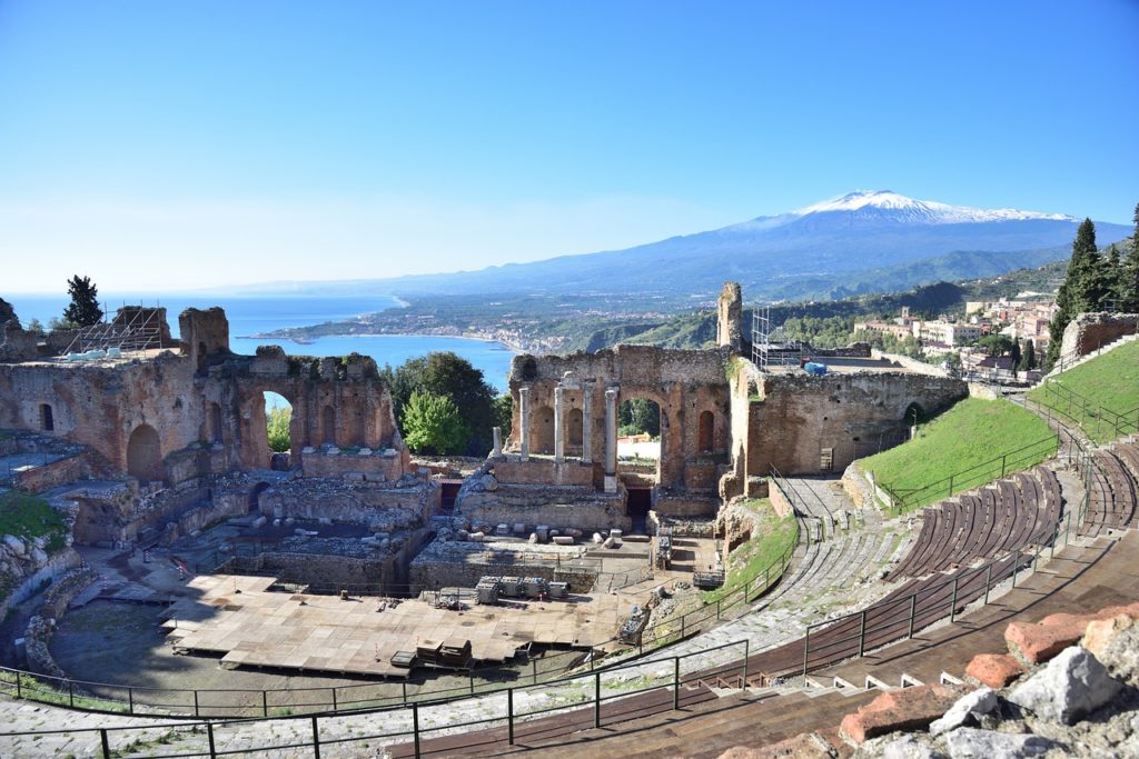 greek theatre vespa tour in italy