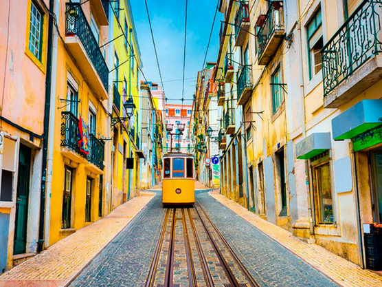 yellow tram what to do in lisbon