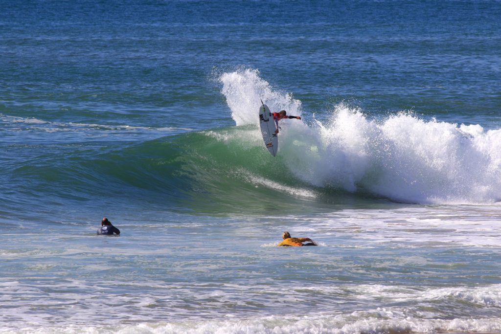 surf spots in portugal supertubos