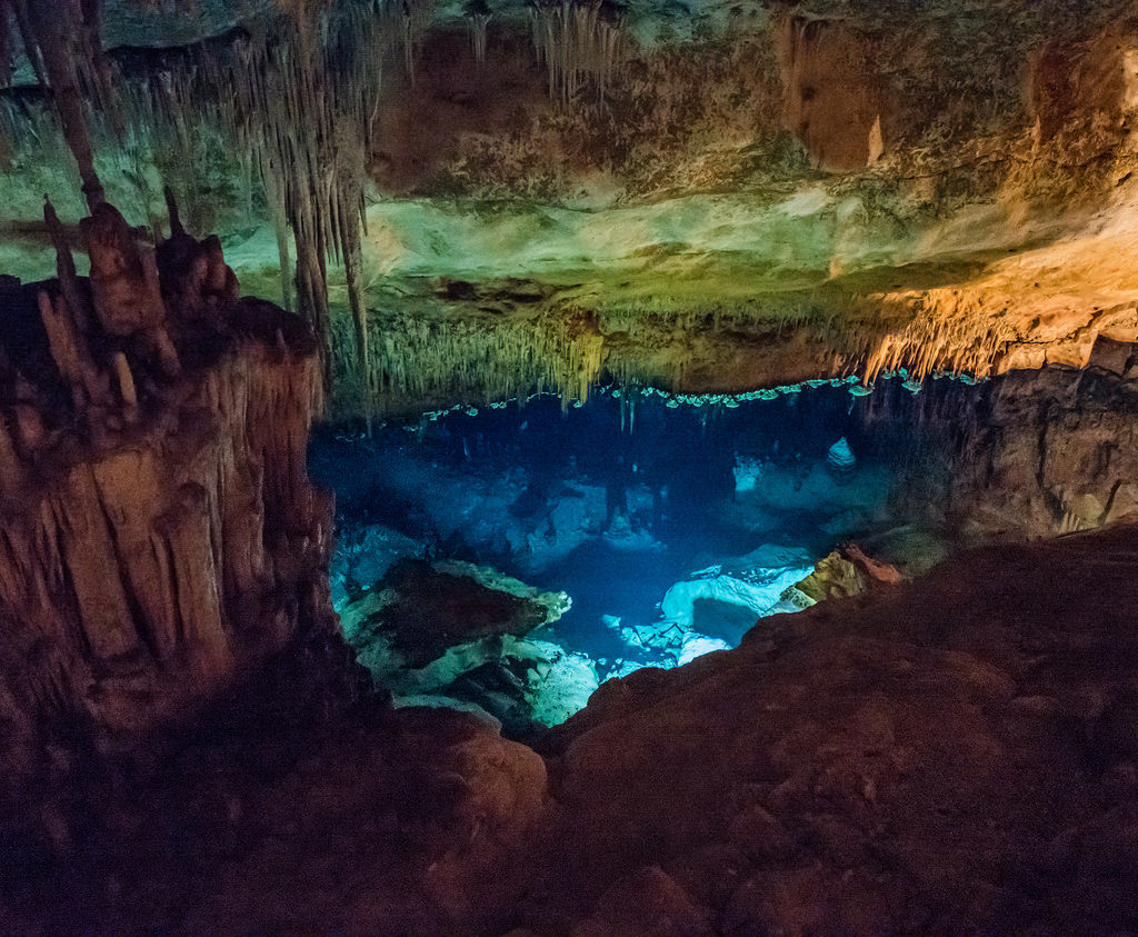 what to do in majorca caves