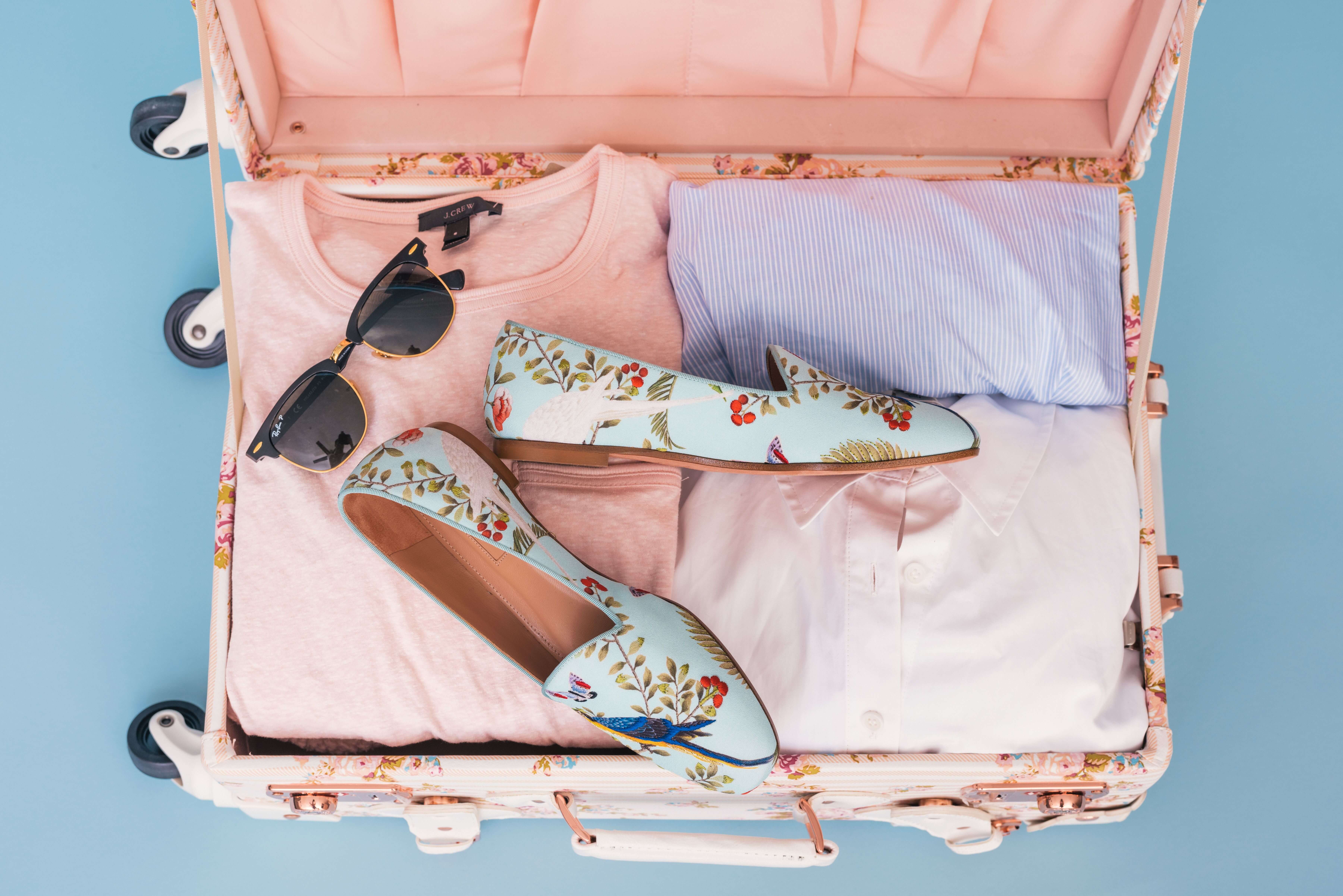 how to pack a suitcase header