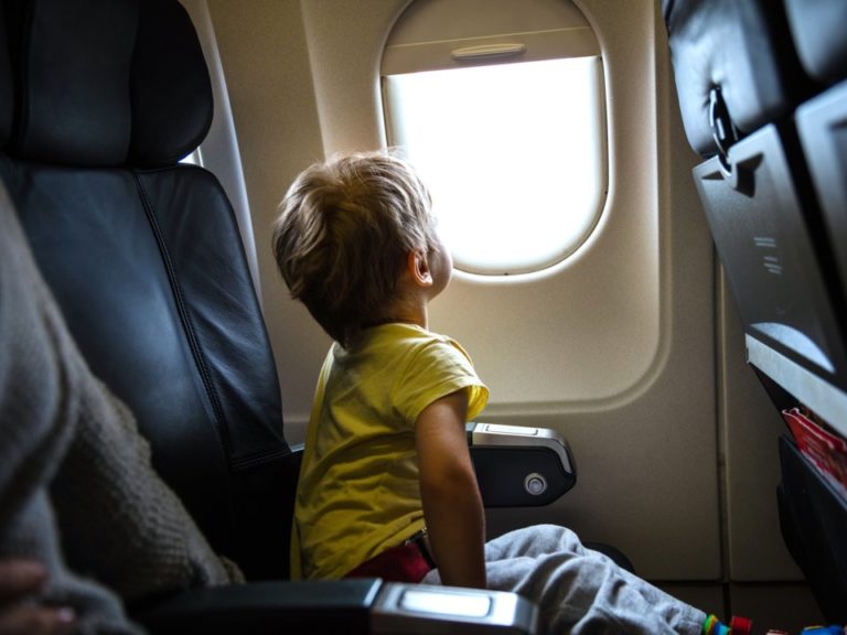 the best airlines to travel with a child