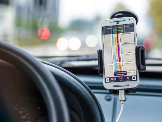 smartphone-mobile-screen-light-technology-car-wheel-driving-vehicle-phone-route-mobile-phone-directions-navigation-charging-maps-app-mockup-automotive-exterior-938441-min